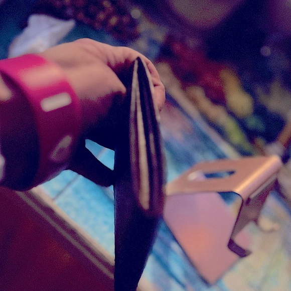 Louis Vuitton MEN’S vintage monogram bifold wallet - Picture 13 of 13